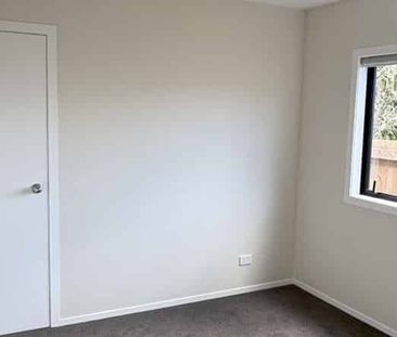 3 bedroom home in Te Atatu - Photo 5