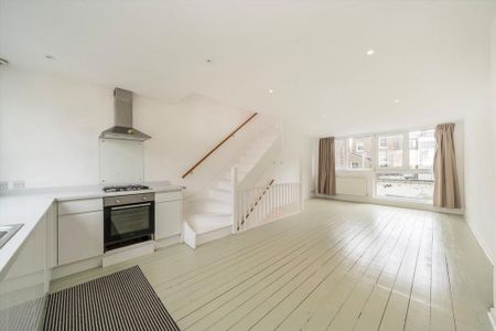 3 bedroom flat to rent - Photo 3