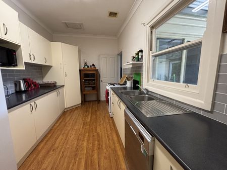 94 Denne Street, Tamworth - Photo 3