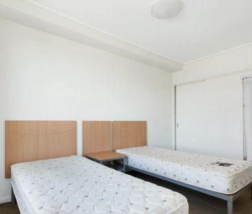 Furnished apartment on vibrant Lygon Street - Photo 2