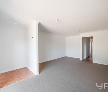 FRESHLY UPDATED UNIT IN A PRIME LOCATION! - Photo 5