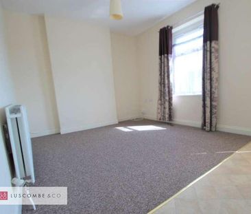 St Johns Crescent, Newport, NP10 - Photo 1