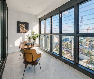 1BED PLUS STUDY with Harbour Bridge View - Photo 3