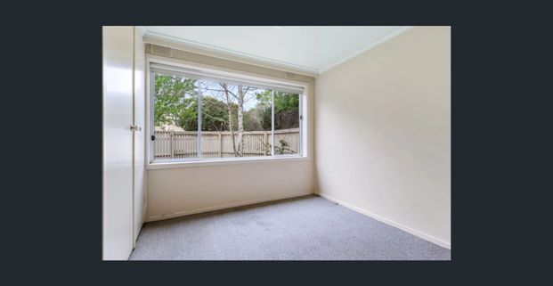 Quiet living in Carnegie - Photo 1