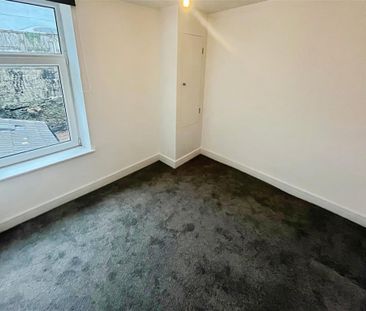 Wood Road, PONTYPRIDD - Photo 2