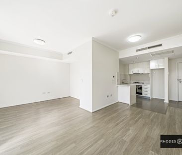 Stunning Studio with Park Views! - Photo 1