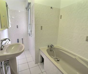 T3 avec terrasse, proche centre-ville de Figeac - Photo 4