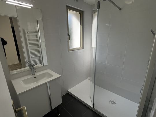 Location Appartement 2 pièces 45m² ST MAUR DES FOSSES 94100 - Photo 1