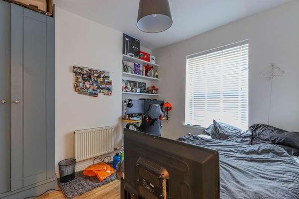 Woodville Road, Cathays, CF24 - Photo 1