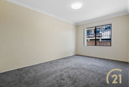 Convenient Ground Floor Living in Prime Fairfield Location - Photo 2