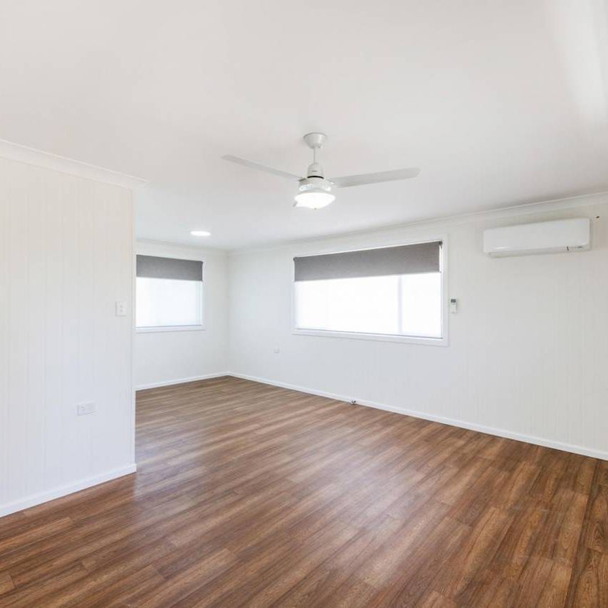 MODERN AIR CONDITIONED UNIT - Photo 1