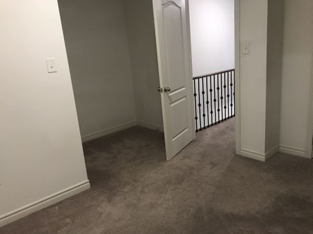 For Lease - 2214 Chevron Prince Path Unit# (Room), Oshawa, Ontario - Photo 2