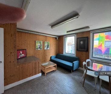 2 bedroom maisonette to rent - Photo 4