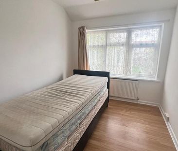 4 bedroom terraced house to rent - Photo 3