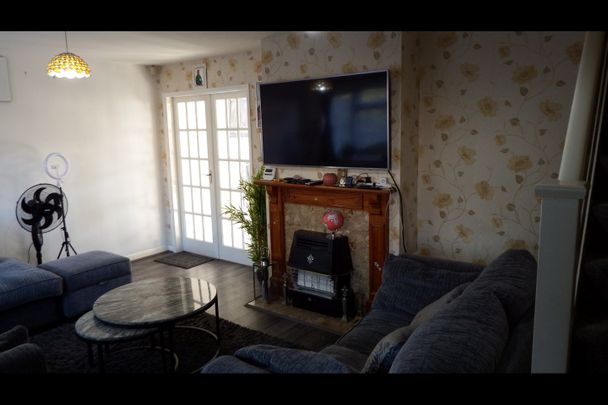 3 Bed Semi-Detached House, Blakesley Walk, LE4 - Photo 1