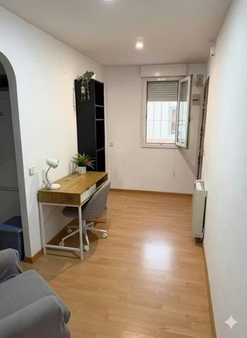 Calle de Sagunto, Madrid, Community of Madrid 28010 - Photo 4