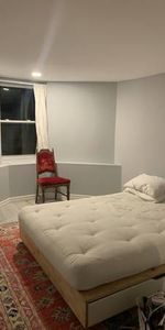 Amazing Large 1 br in heart of Roncy - Photo 3