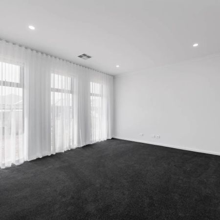 38 Alexandra Way - Photo 2