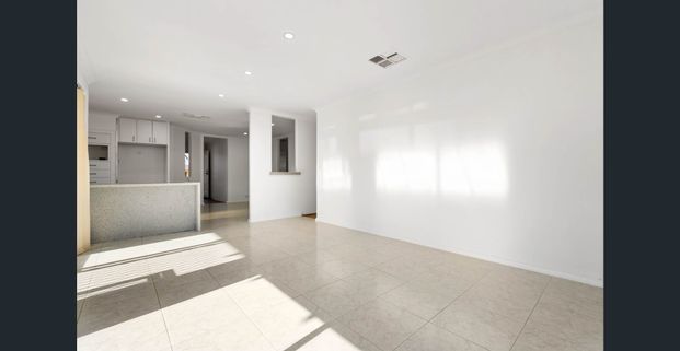 Spacious 4-Bedroom Family Home in Thornlie - Photo 1