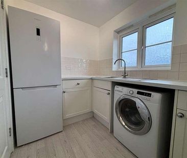 Amherst Place, Ryde, PO33 - Photo 2