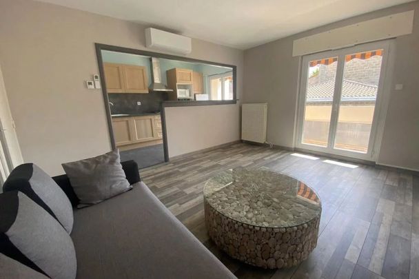 BORDEAUX RUE BILLAUDEL - APPARTEMENT T2 AVEC DEUX BALCONS - LOCATION MEUBLEE - Photo 1