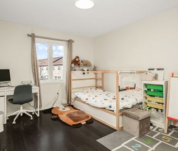 For Lease - 228 Duncan Lane, Milton, Ontario - Photo 4