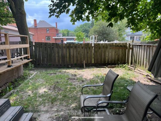 Detached Home For Lease | W9248183 - Photo 1