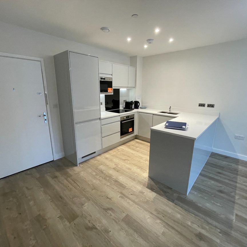 1 Bed Flat, Vousden Grove, SE28 - Photo 1