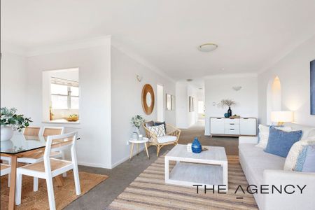 Whole-Floor Harbourside Apartment with Stunning Water Views - Photo 4