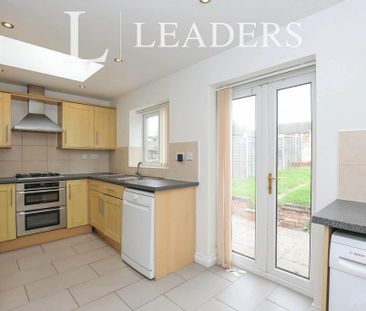 3 bedroom semi-detached house to rent - Photo 1