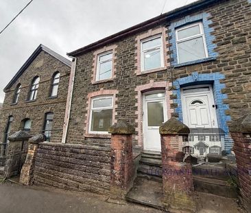 3 bedroom semi-detached house to rent - Photo 4