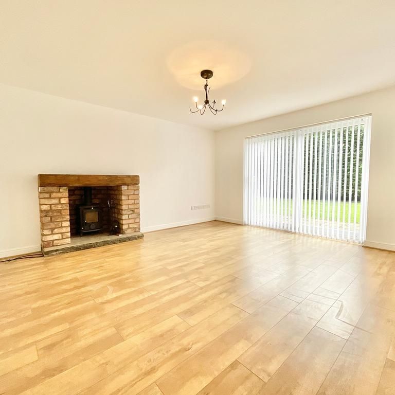 4 bedroom detached house to rent - Photo 1