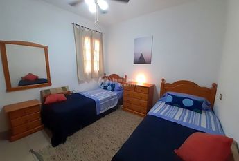 **Se alquila en Costa del Silencio apartamento de 2 dormitorios.