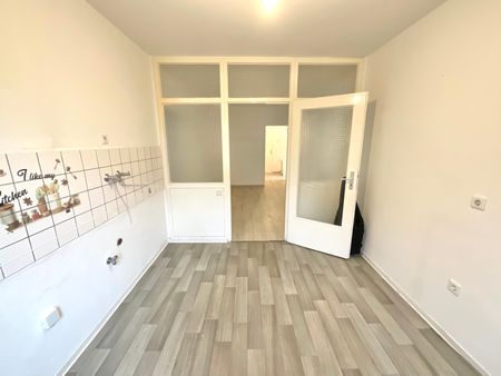 Frisch renovierte 4 Zimmerwohnung mit Balkon - Photo 2