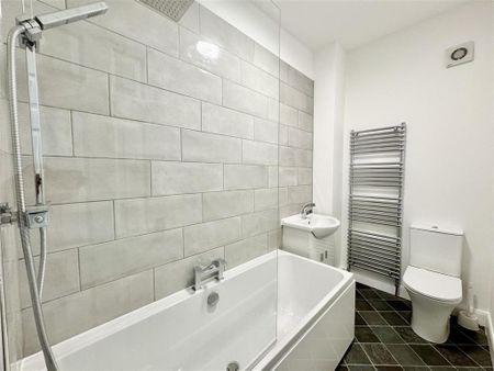 2 bedroom end of terrace house to rent - Photo 5