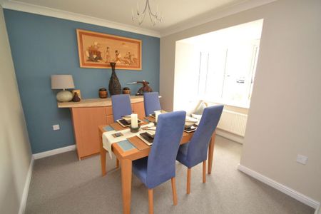 3 bedroom semi-detached house to rent - Photo 3