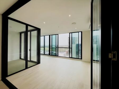 2 bed 2 bath - Photo 2