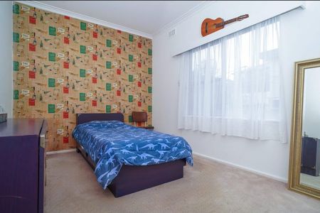 Convenient Living in the Heart of Oak Park - Photo 5