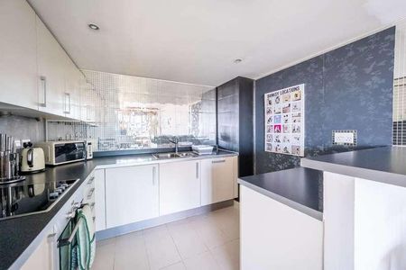 Falcon Wharf, Battersea, SW11 - Photo 4