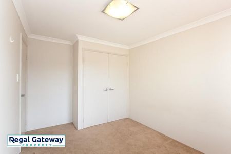 132 Lyon Road, AUBIN GROVE WA 6164 - Photo 2