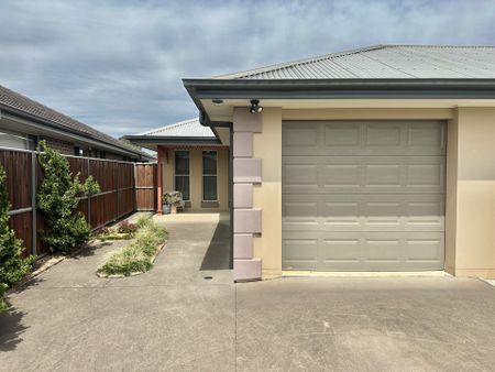 Modern and Low Maintenance living in Peaceful Elderslie - Photo 4