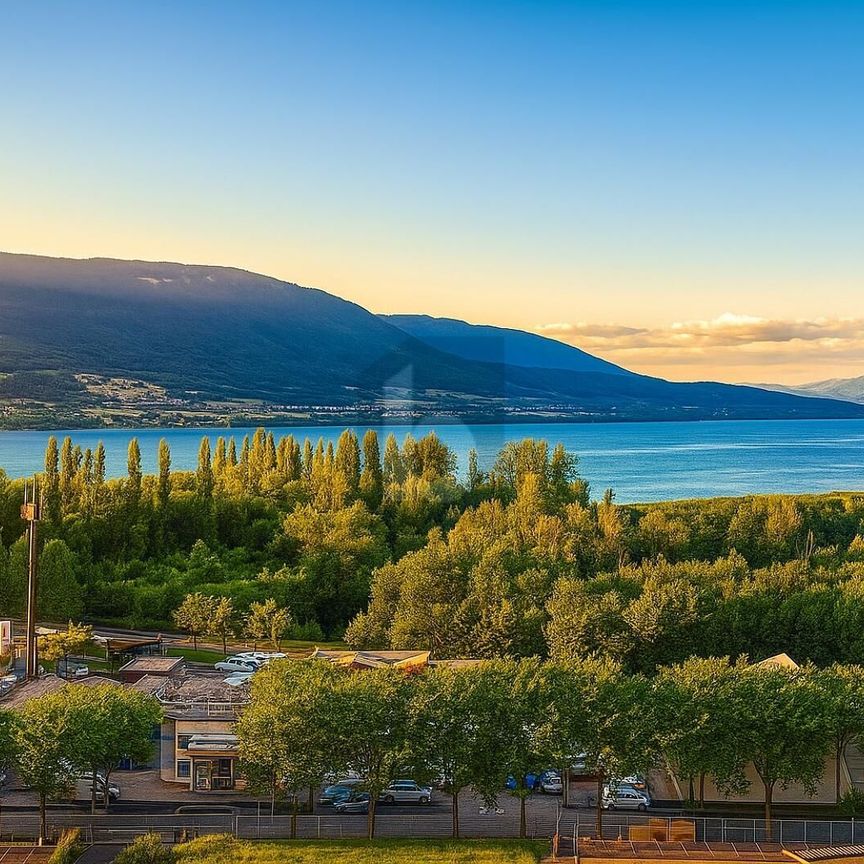 VUE IMPRENABLE SUR LE LAC ET LA VILLE - Foto 1