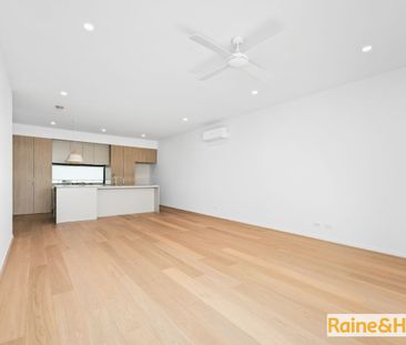 MODERN LIVING - Photo 2