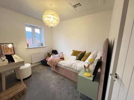 3 bedroom semi-detached house to rent - Photo 2