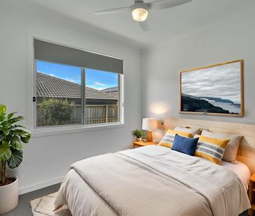 4-Bedroom Home with Pool - Photo 4