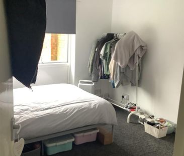 3 bedroom ground floor flat to rent - Photo 1