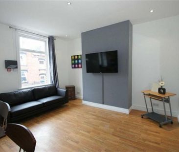 4 Bedroom Terraced House - Photo 6