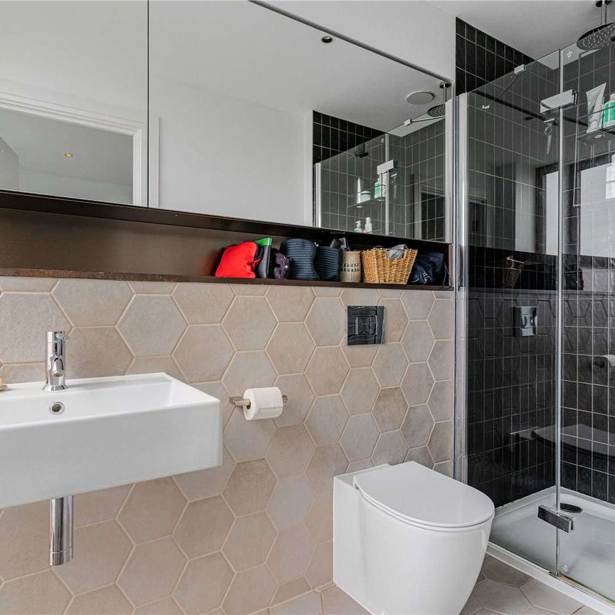 Spectacular two bedroom apartment with a south facing terrace. - Photo 1