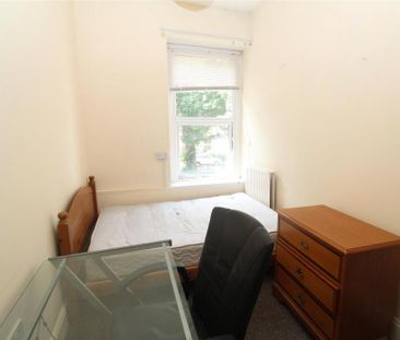 1 bedroom private hall to rent - Photo 2