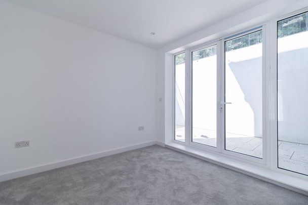 5 bedroom semi-detached house to rent - Photo 1